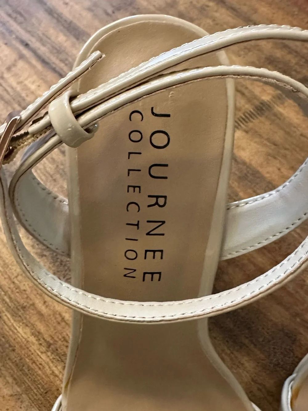 Journee Collection patent wedge